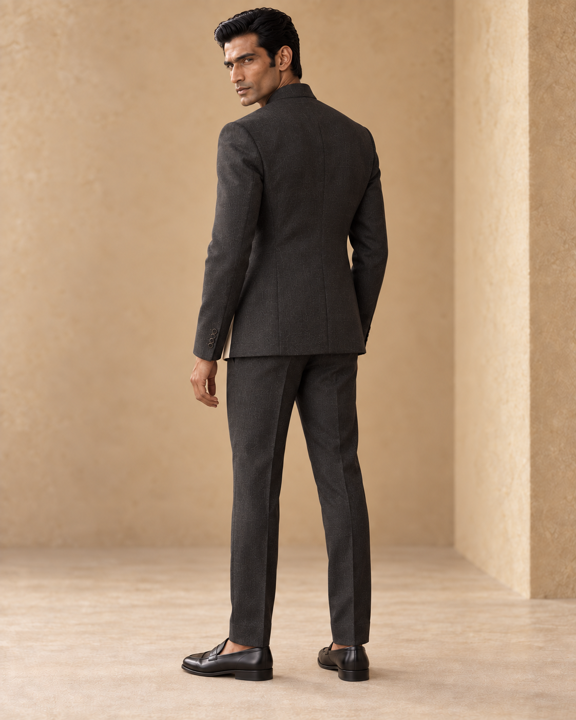 The Jodhpur Neo with a contrast inner panel, rear view